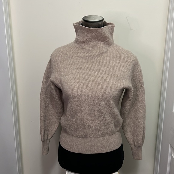 Aritzia Wilfred Rebecca Cropped 100% Wool Sweater Size Small - Picture 2 of 13